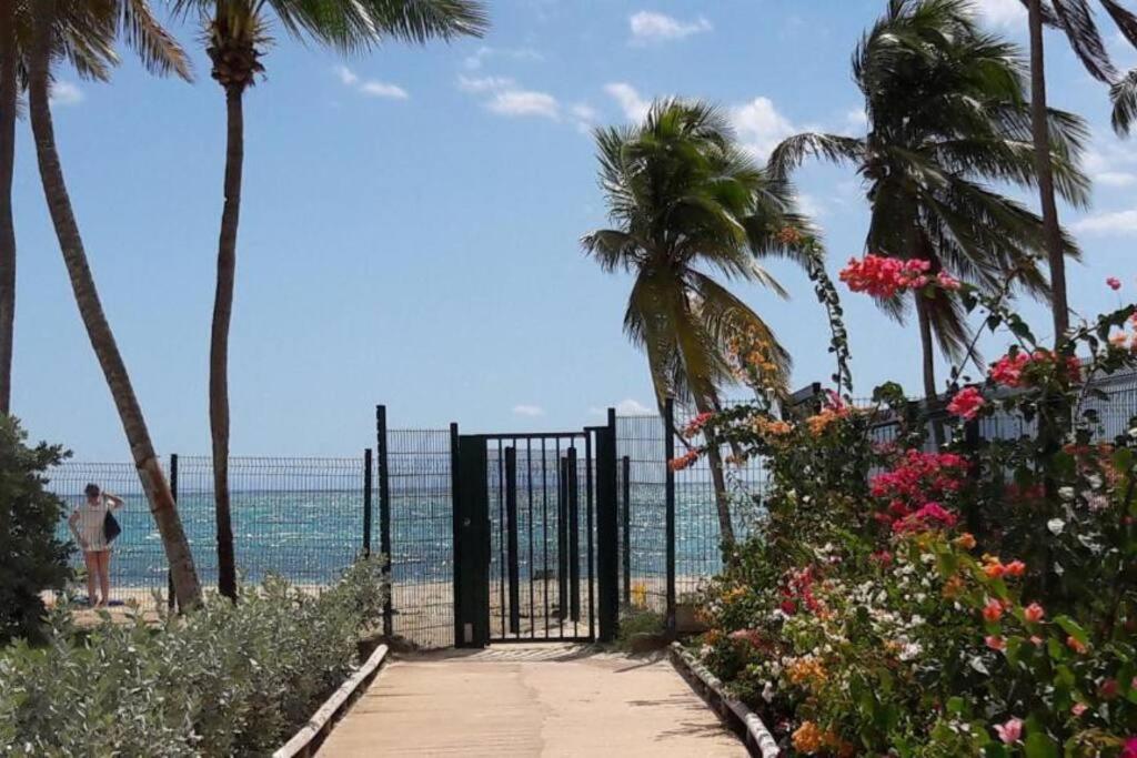 Parfum Des Iles - Vue Mer, Plage A 30M Et Piscine En Option Le Gosier  Bagian luar foto
